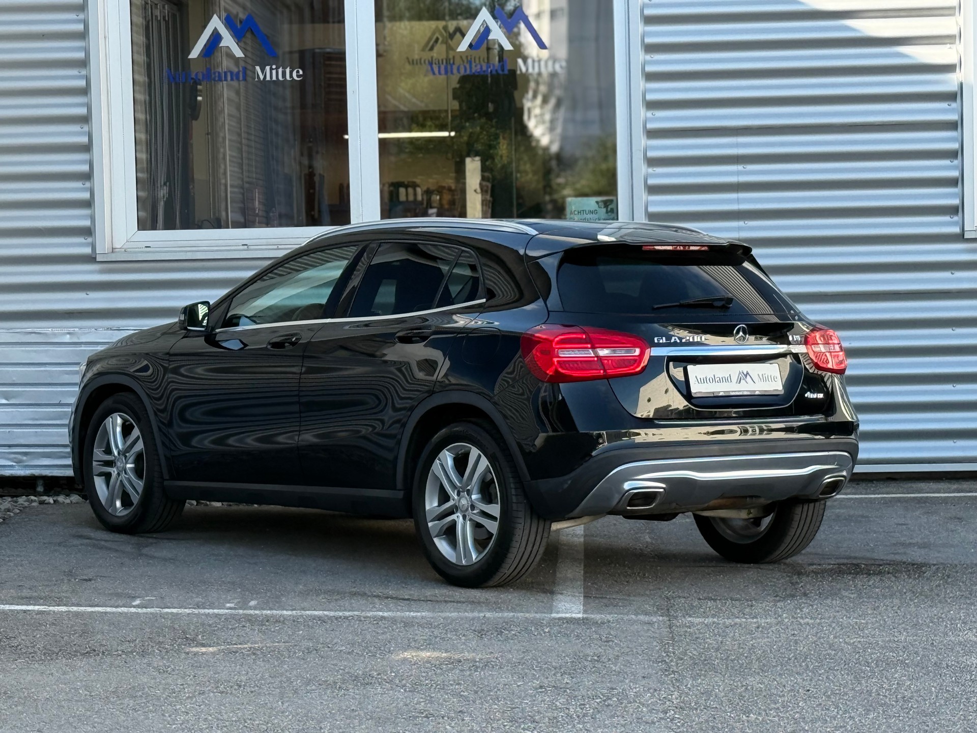 MERCEDES-BENZ GLA 200 CDI 4Matic 7G-DCT-showroom-element-2