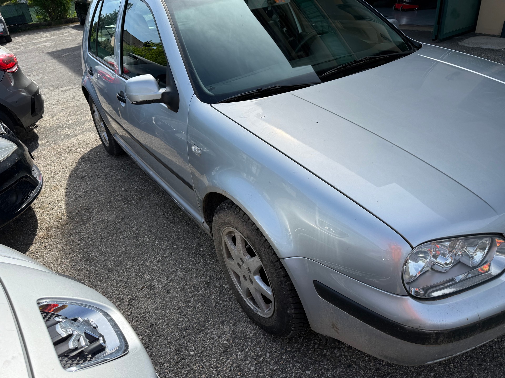 VW Golf 1.9TDI PD Highline 4Motion-image-4
