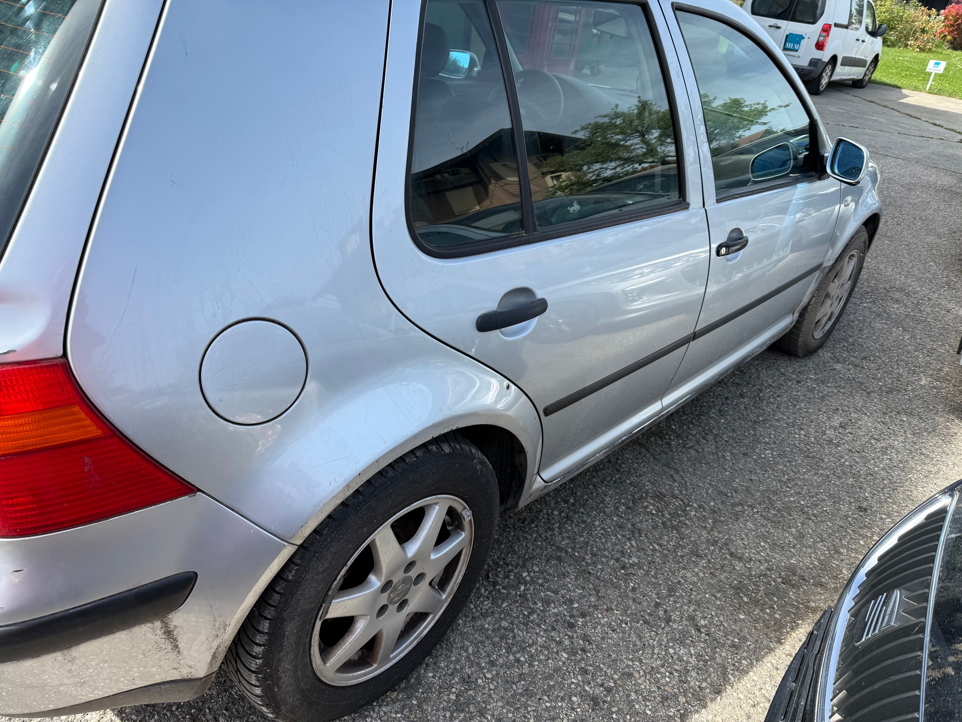 VW Golf 1.9TDI PD Highline 4Motion-image-3