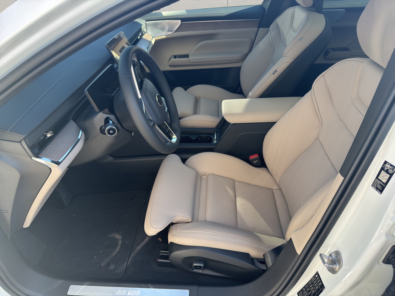 VOLVO ES90 Ultra-image-7
