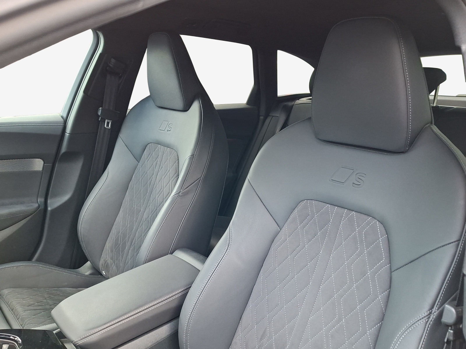 AUDI A5 Avant TDI quattro 150 kW Attraction S tronic-image-15