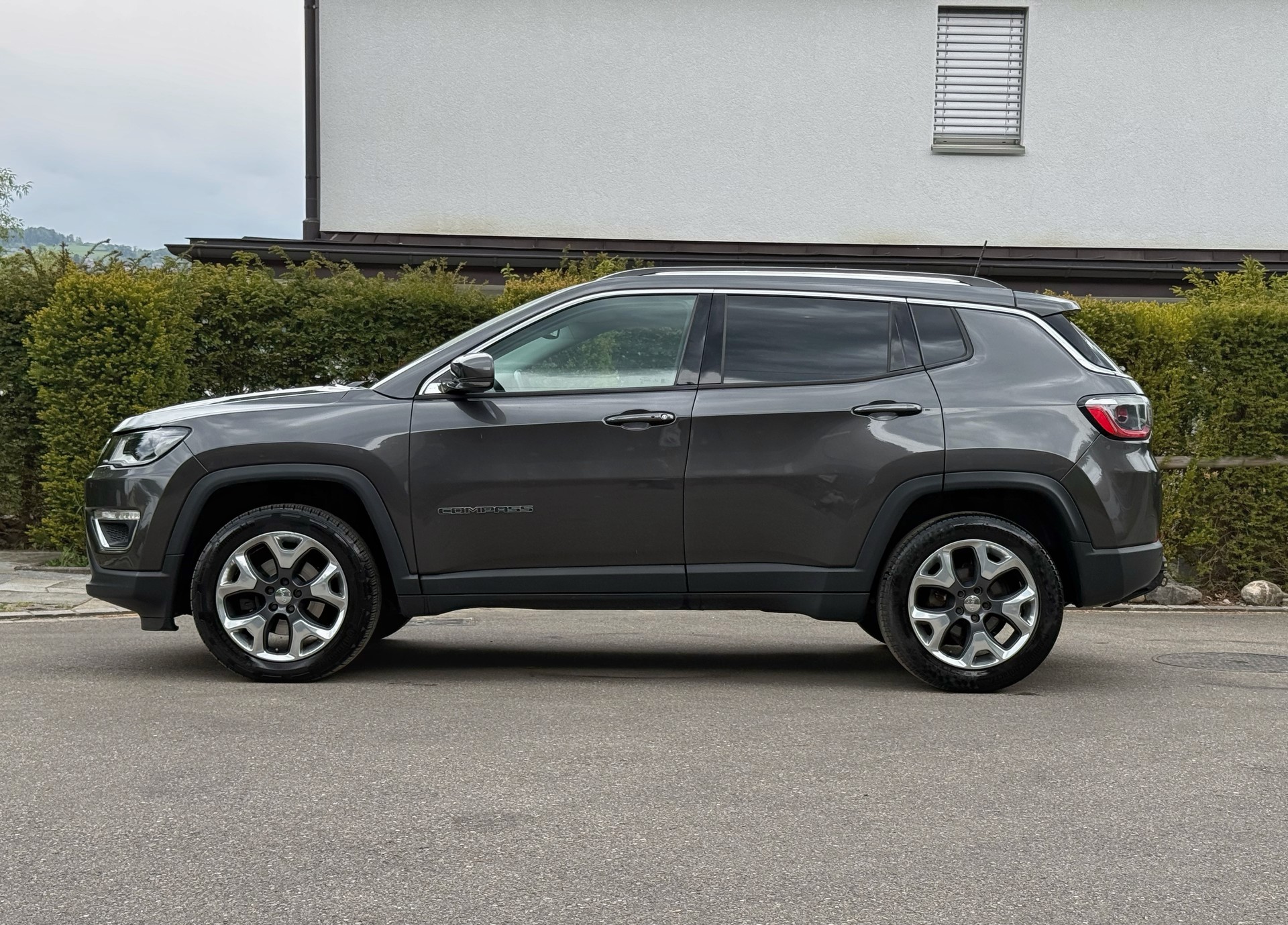 JEEP Compass 2.0CRD Limited AWD 9ATX | 1. Hand | Frisch ab MFK | Lückenloser Service bei Jeep-image-6