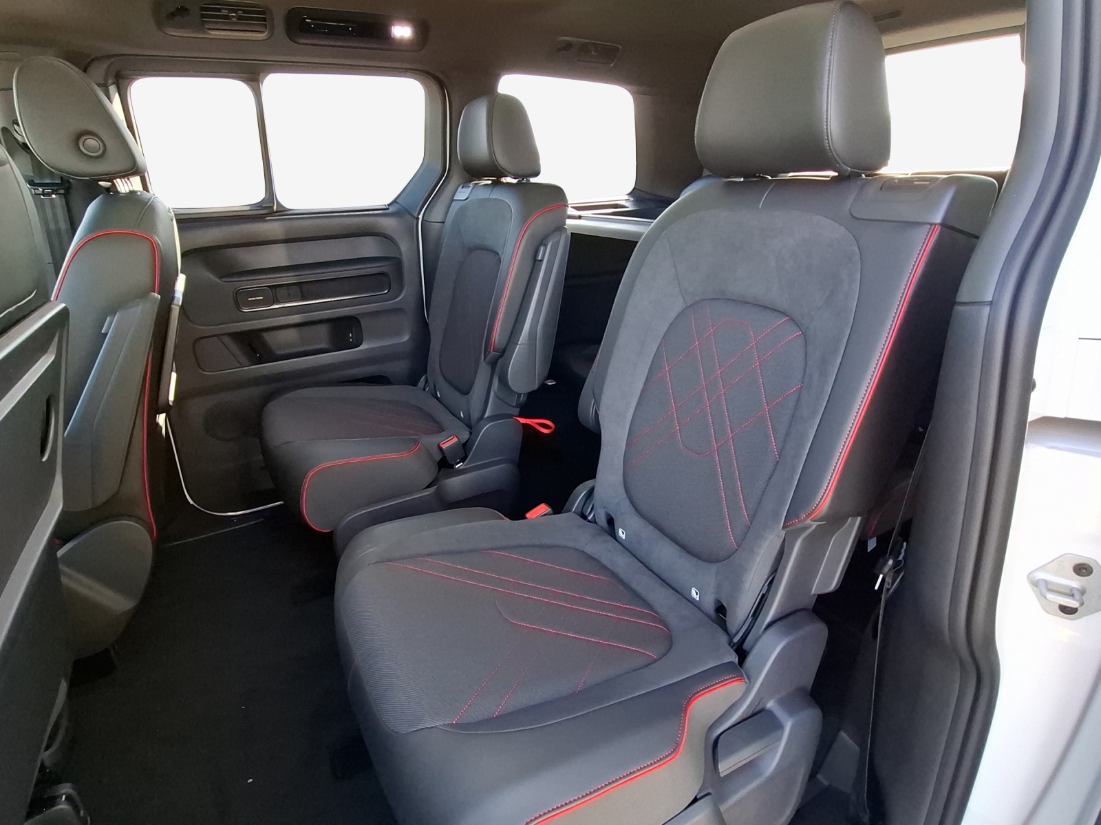 VW VW ID.Buzz GTX 4 Motion (kurze Version)-image-11