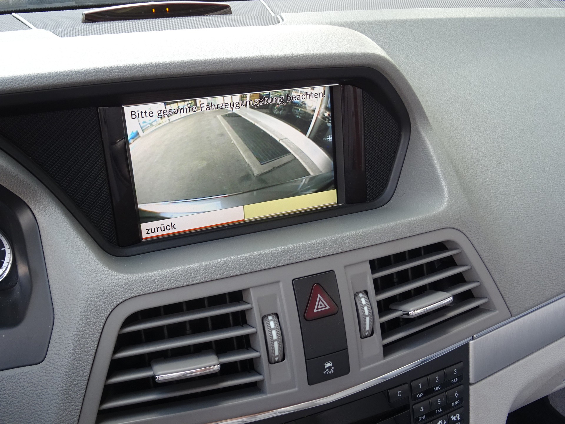 MERCEDES-BENZ E 350 CGI BlueEfficiency 7G-Tronic-image-10