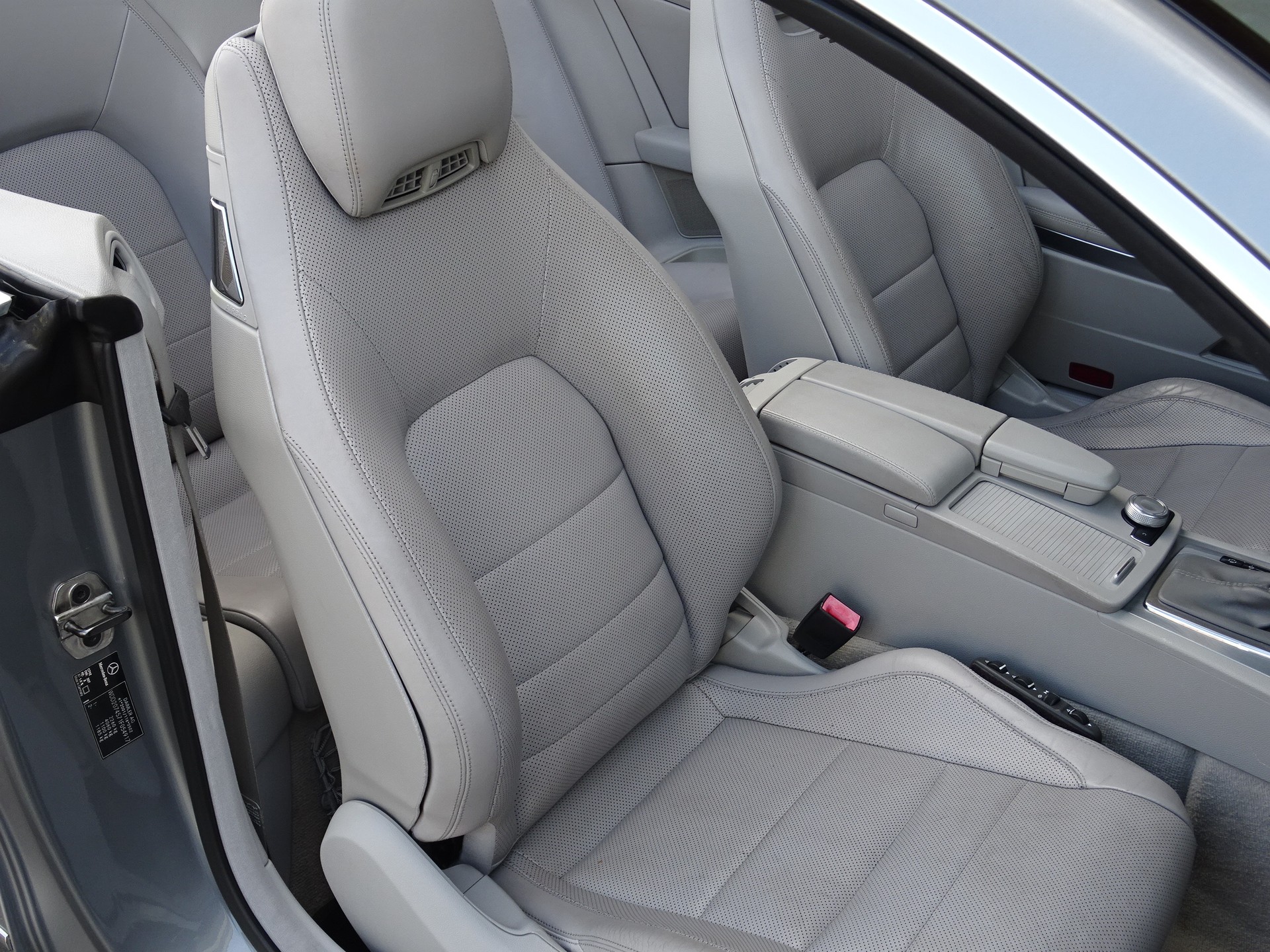 MERCEDES-BENZ E 350 CGI BlueEfficiency 7G-Tronic-image-6