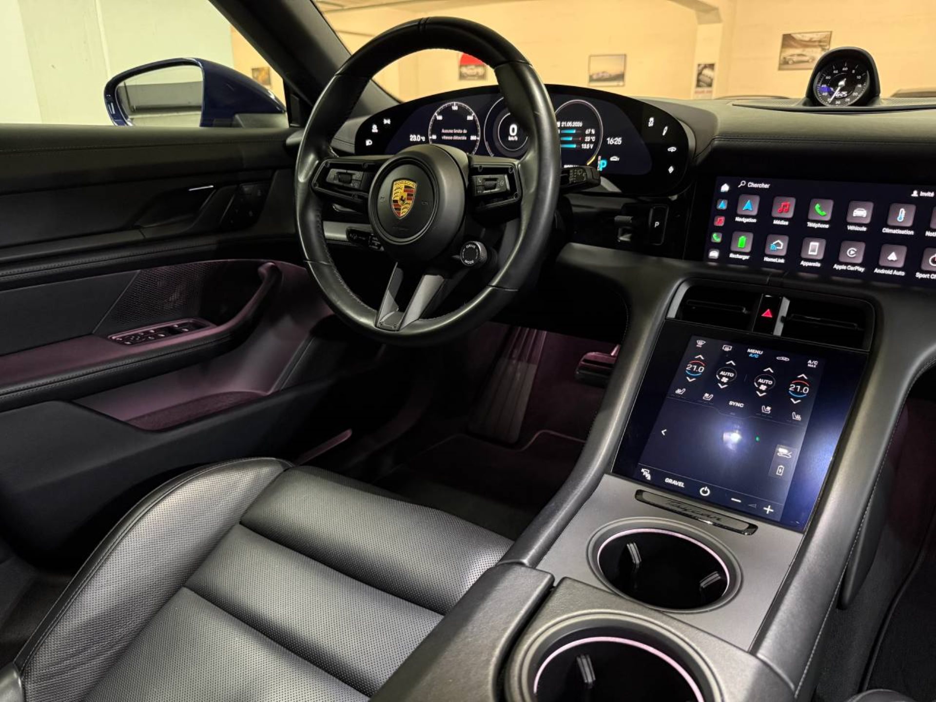 PORSCHE Taycan 4 Cross Turismo (MY22)-image-14