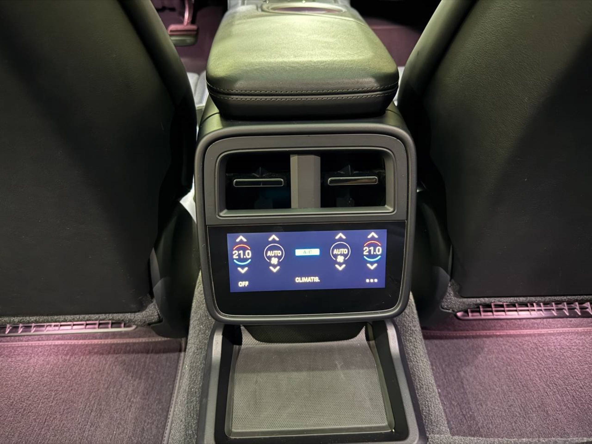 PORSCHE Taycan 4 Cross Turismo (MY22)-image-19