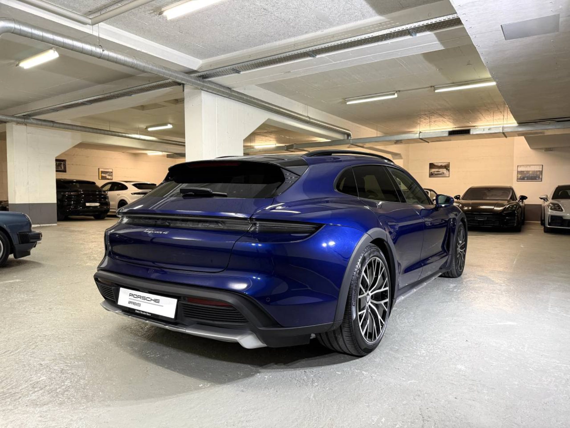 PORSCHE Taycan 4 Cross Turismo (MY22)-image-6