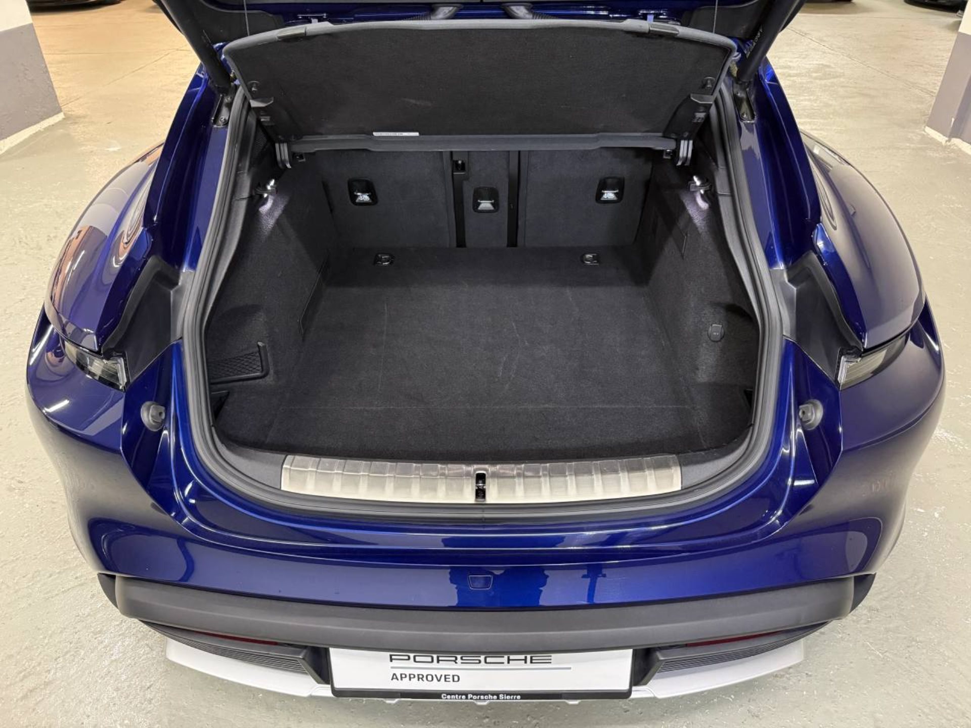 PORSCHE Taycan 4 Cross Turismo (MY22)-image-21
