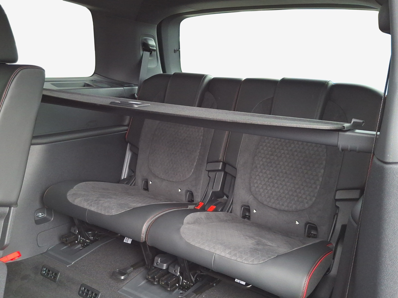 VW ID.Buzz LWB GTX 4 Motion-image-13