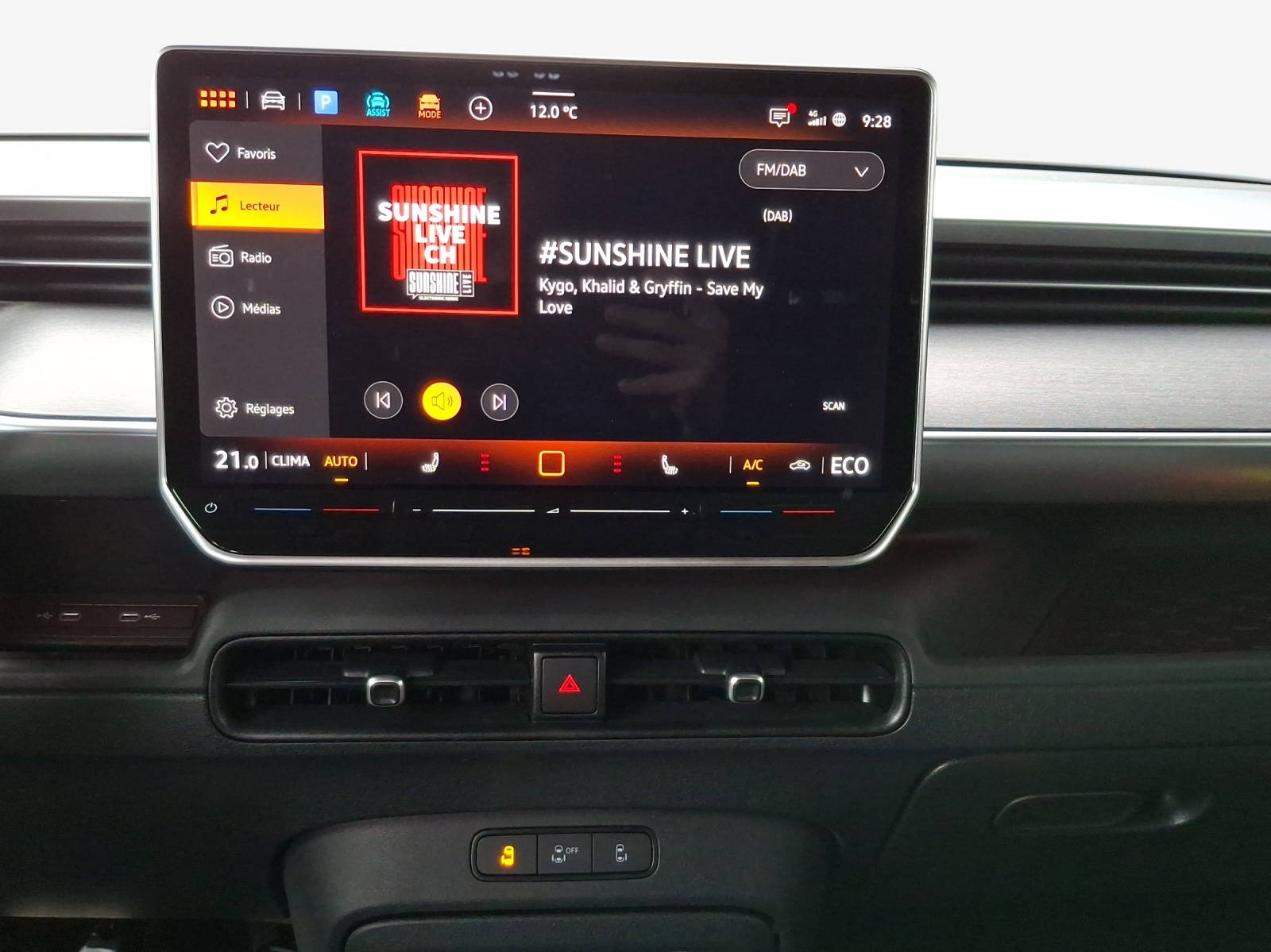 VW ID.Buzz LWB GTX 4 Motion-image-10