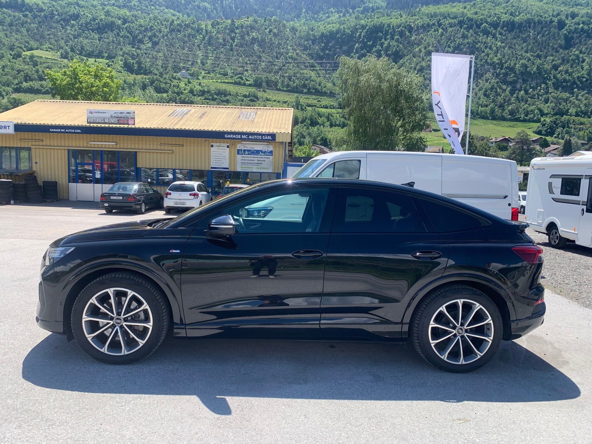 AUDI Q4 e-tron 50 quattro-image-8