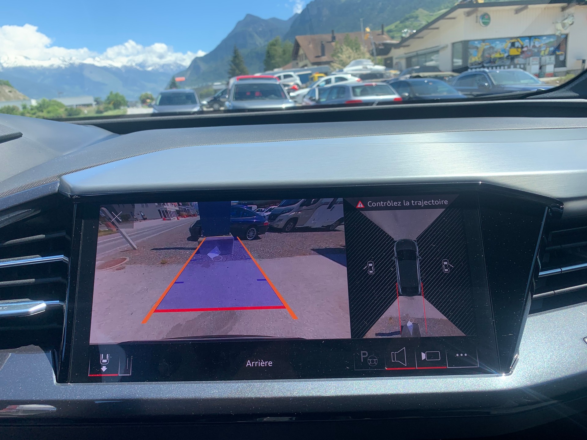 AUDI Q4 e-tron 50 quattro-image-22