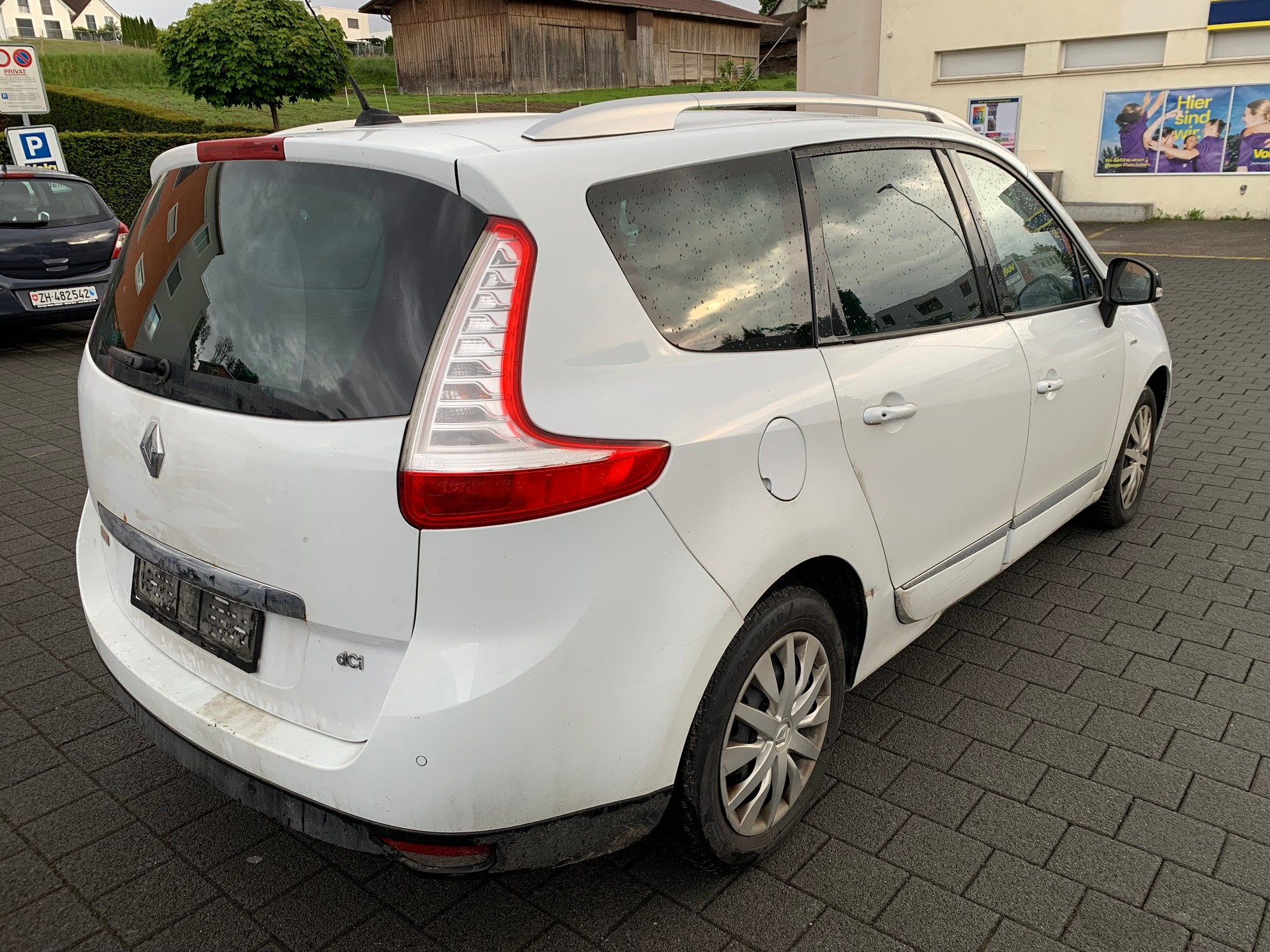RENAULT Grand Scénic 1.6 dCi Swiss Edition-image-3