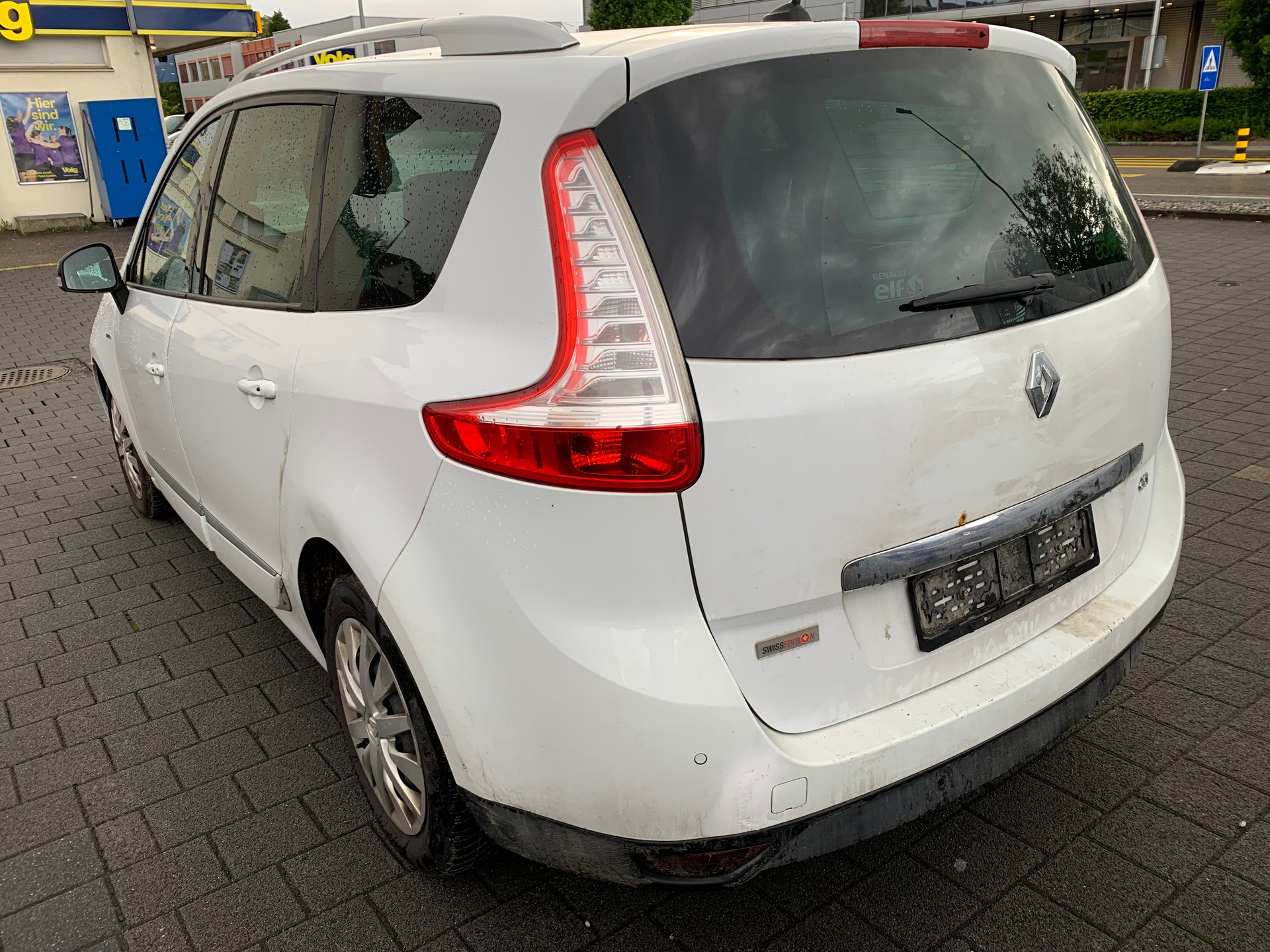 RENAULT Grand Scénic 1.6 dCi Swiss Edition-image-2