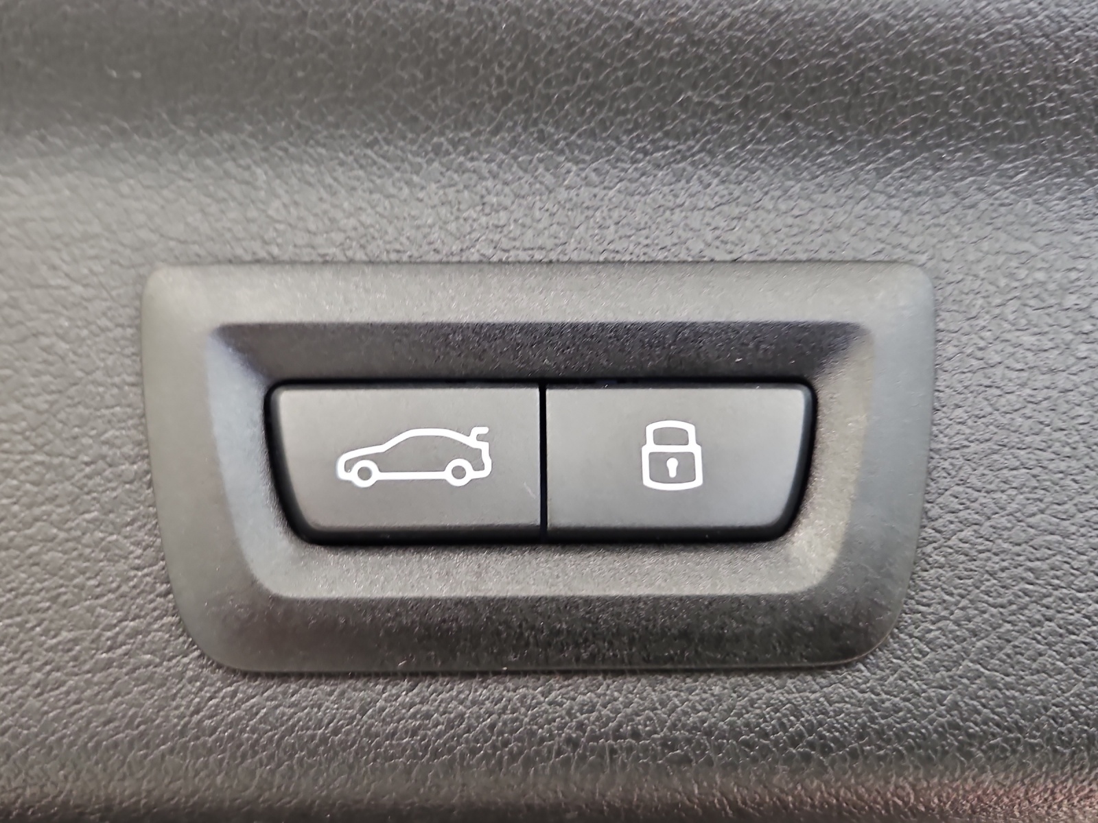 BMW X1 sDrive 20i M Sport 48V-image-15