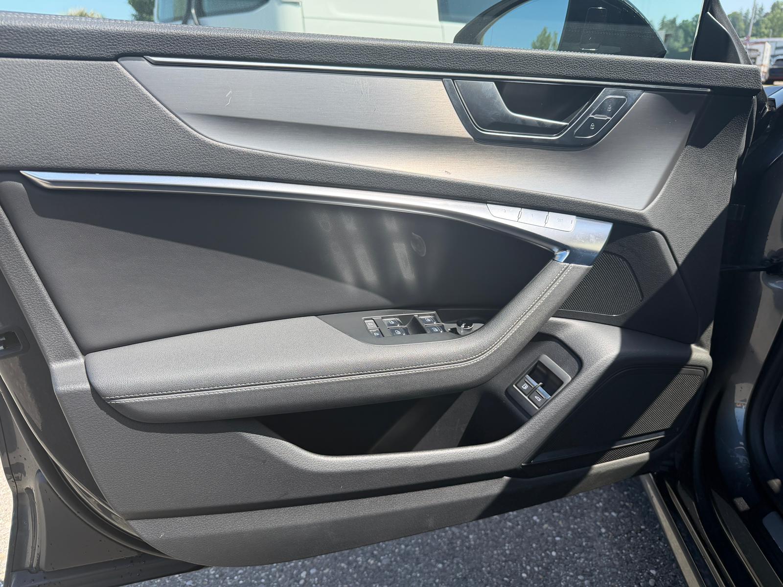AUDI A7 Sportback 55 TFSI e quattro S-tronic-image-12