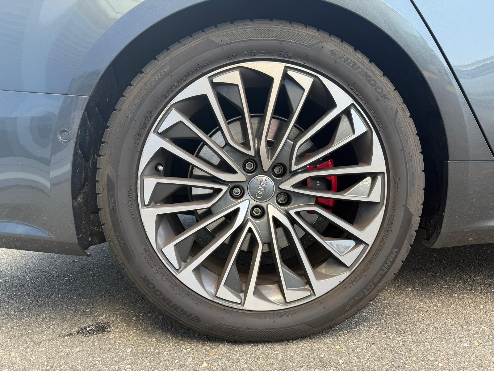 AUDI A7 Sportback 55 TFSI e quattro S-tronic-image-11