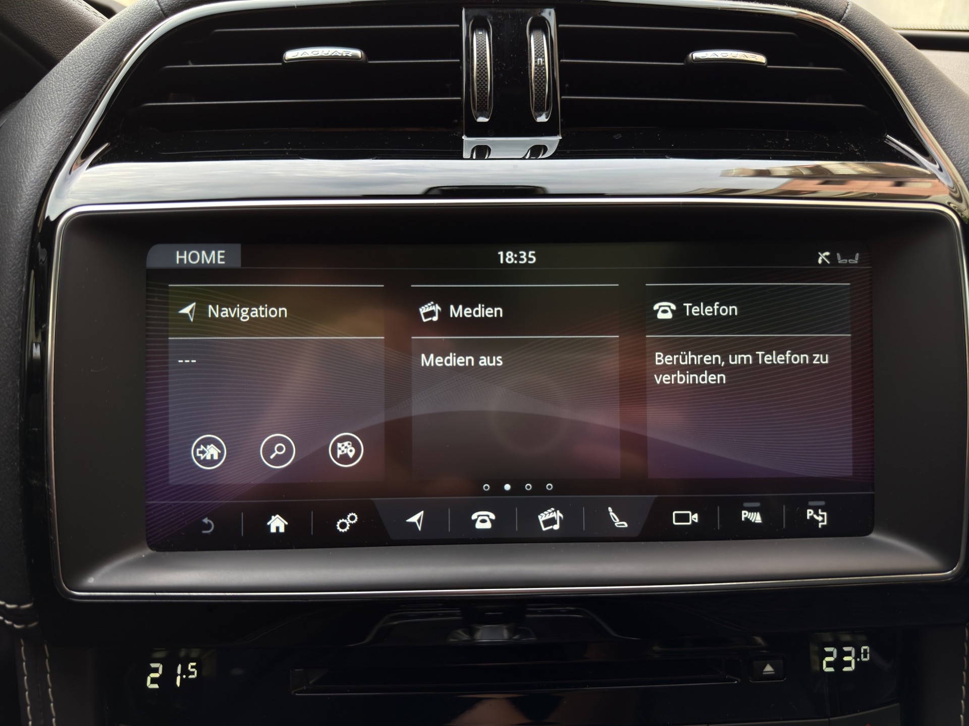 JAGUAR F-Pace 5.0 V8 SVR AWD-image-13