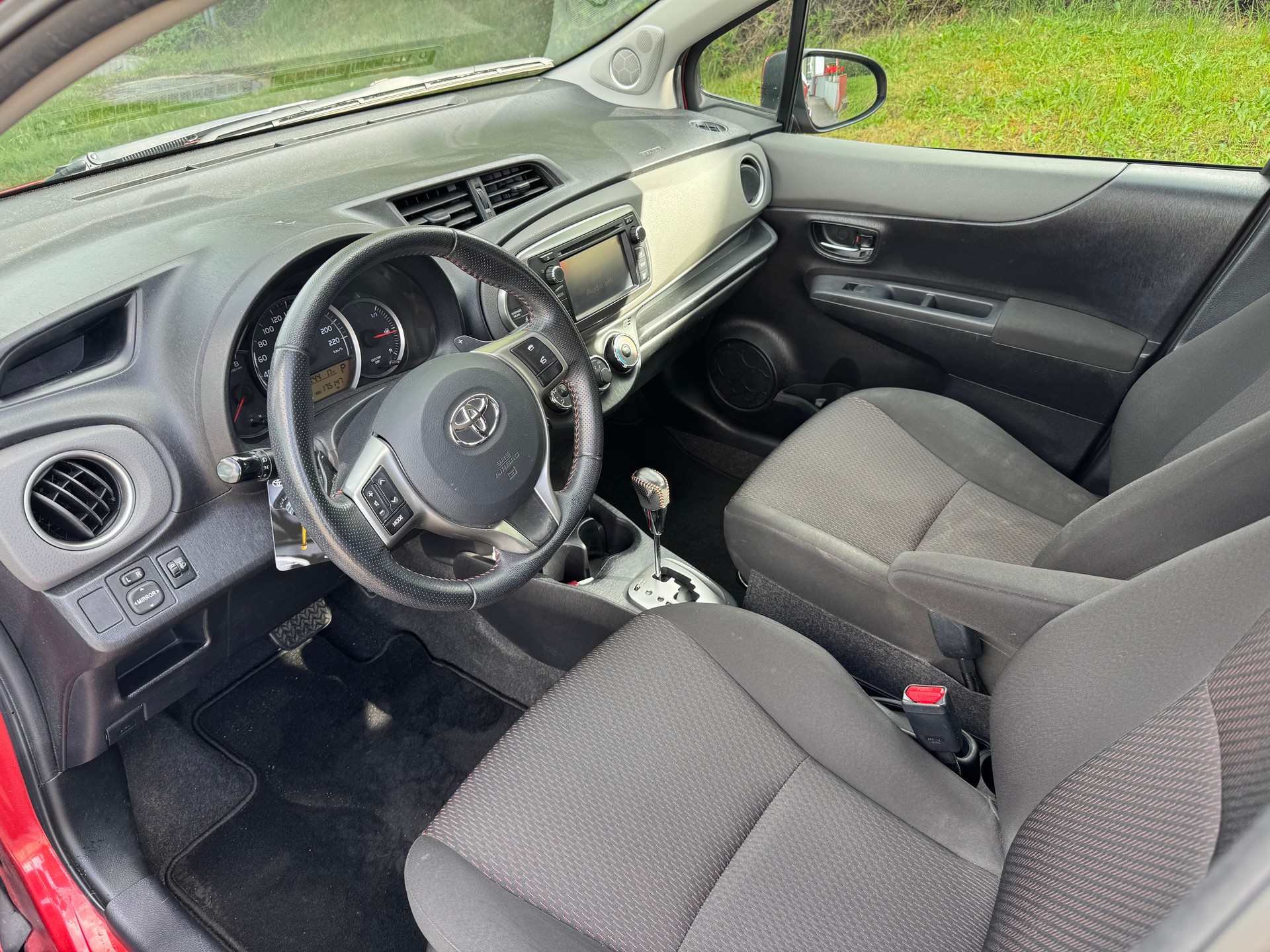TOYOTA Yaris 1.33 Style Multidrive-image-8