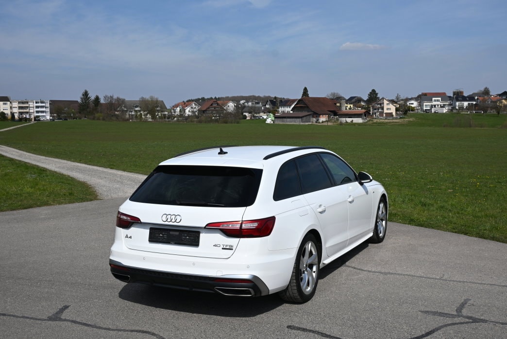 AUDI A4 Avant 2.0 TFSI 40 S-Line S-tronic quattro-image-2