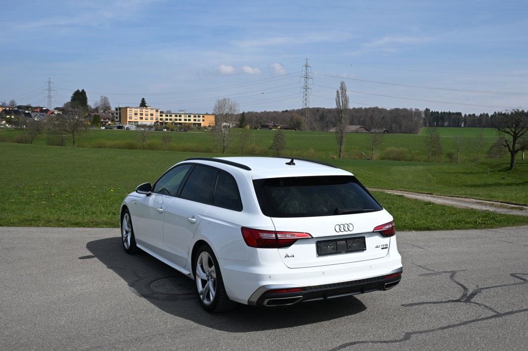 AUDI A4 Avant 2.0 TFSI 40 S-Line S-tronic quattro-image-3