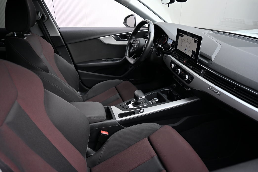 AUDI A4 Avant 2.0 TFSI 40 S-Line S-tronic quattro-image-4