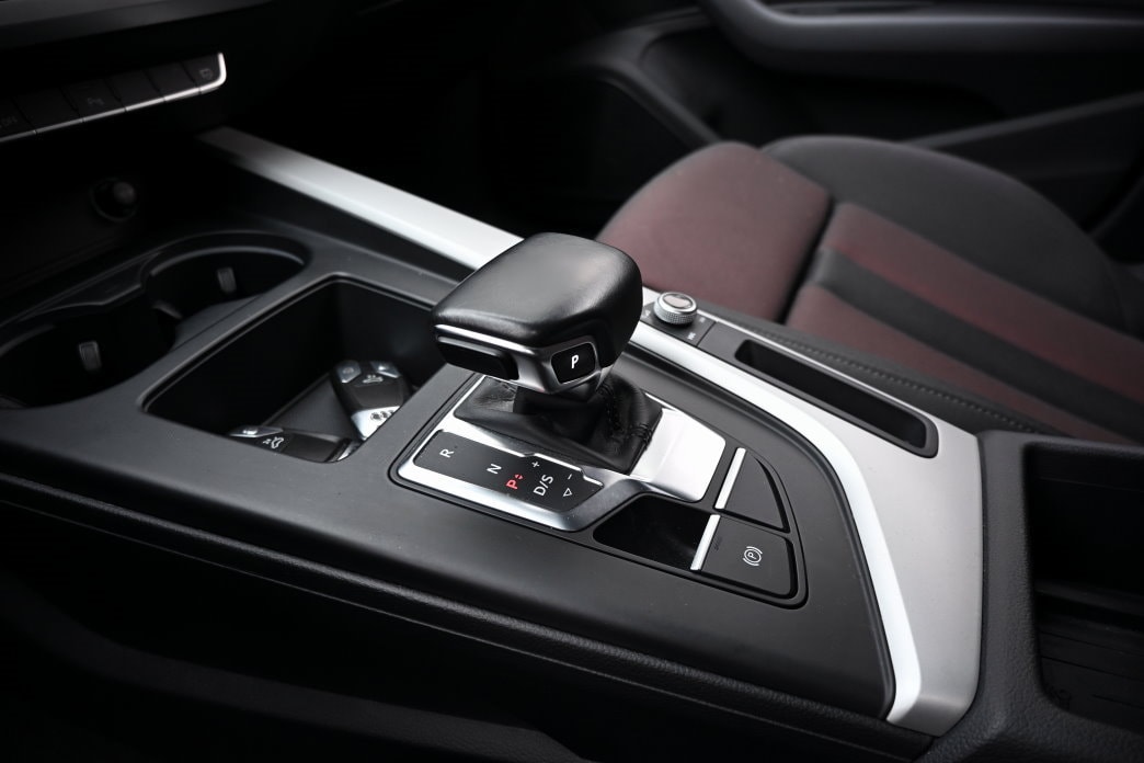 AUDI A4 Avant 2.0 TFSI 40 S-Line S-tronic quattro-image-9