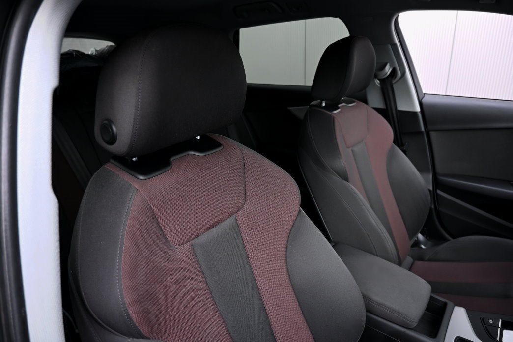 AUDI A4 Avant 2.0 TFSI 40 S-Line S-tronic quattro-image-5
