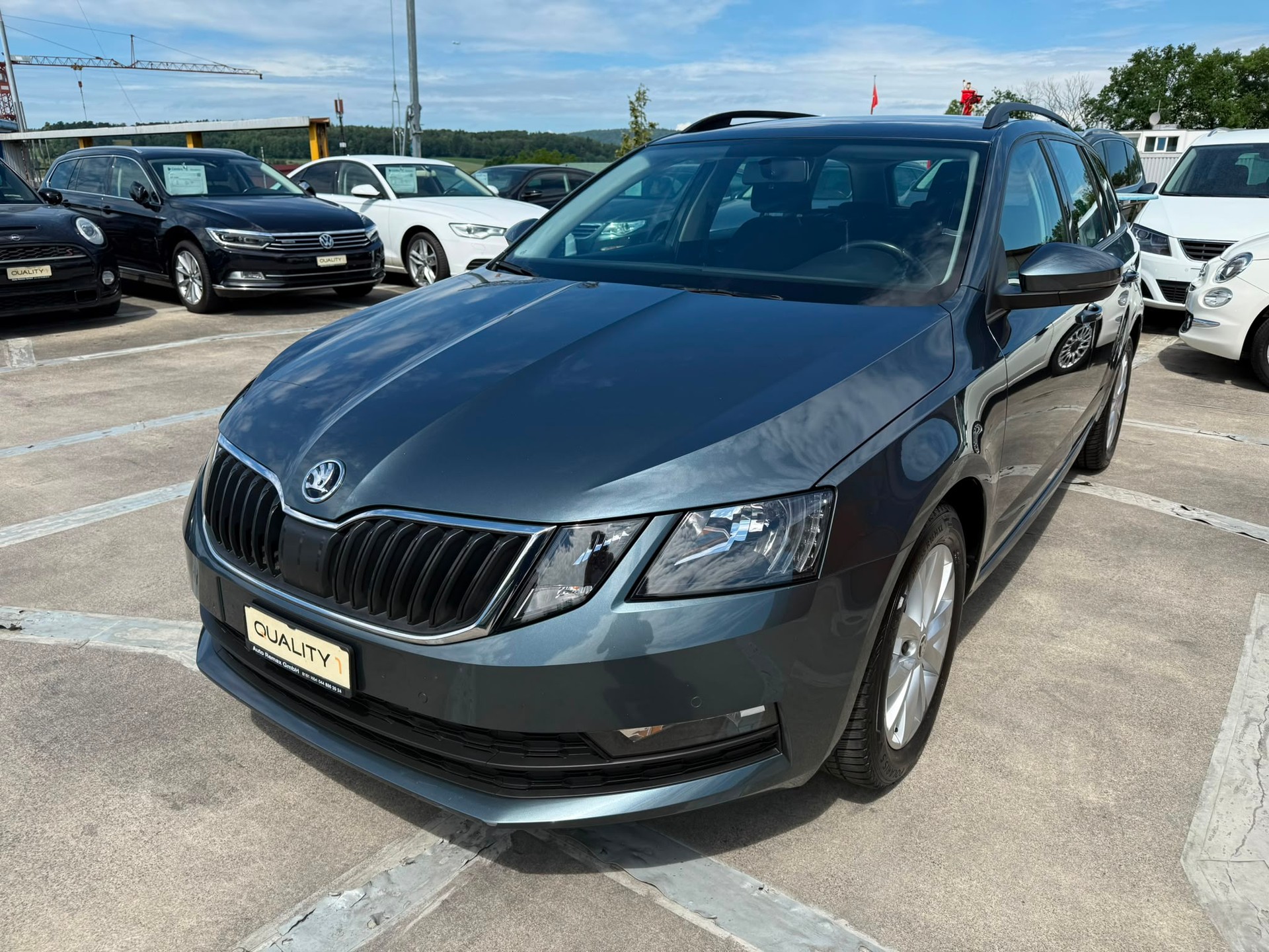 SKODA Octavia Combi 1.4 TSI Ambition-image-0