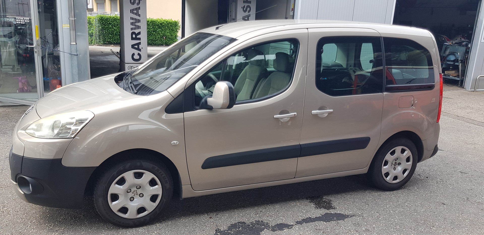 PEUGEOT E-PARTNER-image-1
