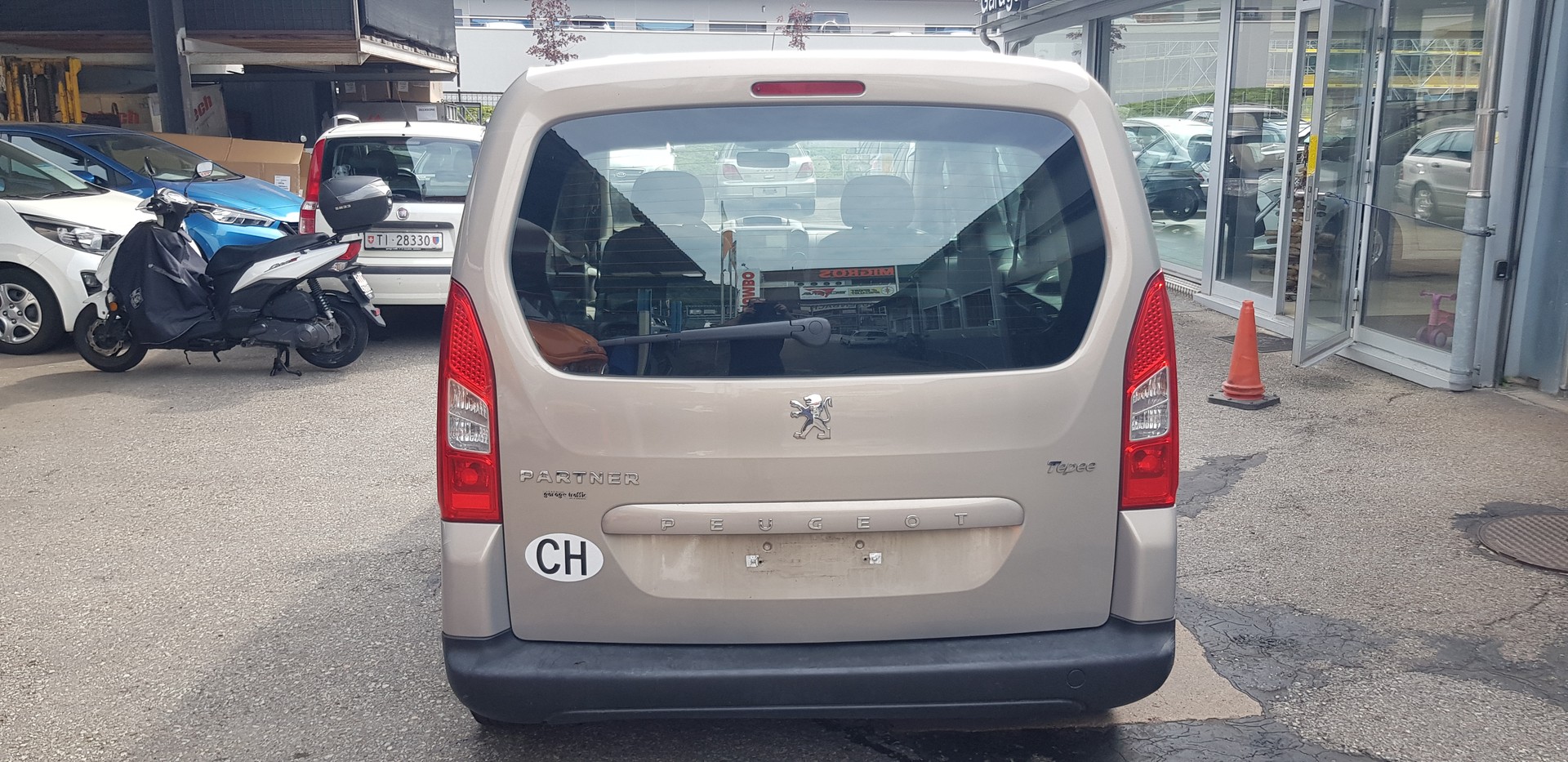 PEUGEOT E-PARTNER-image-5