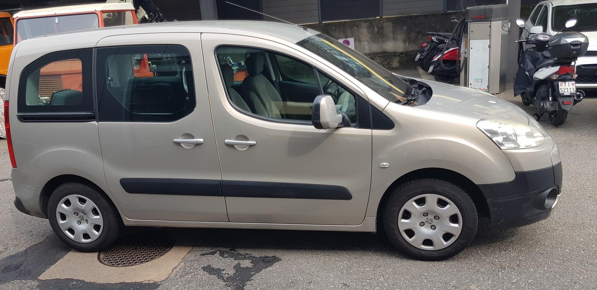 PEUGEOT E-PARTNER-image-2
