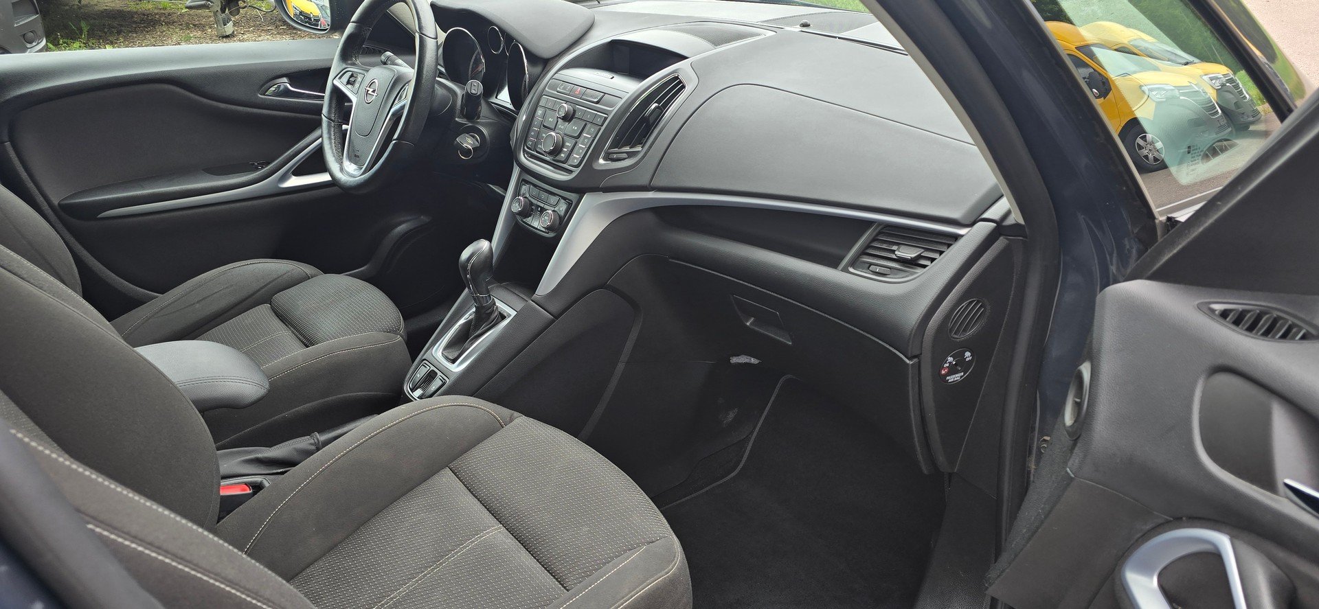 OPEL Zafira Tourer 1.4i 16V Turbo Sport Automatic-image-9