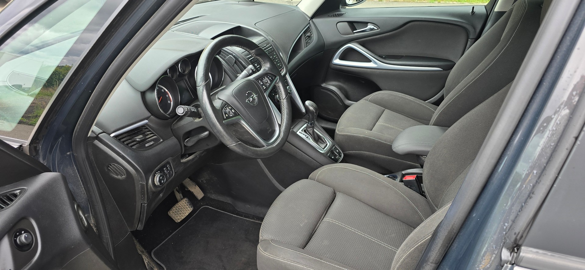 OPEL Zafira Tourer 1.4i 16V Turbo Sport Automatic-image-8