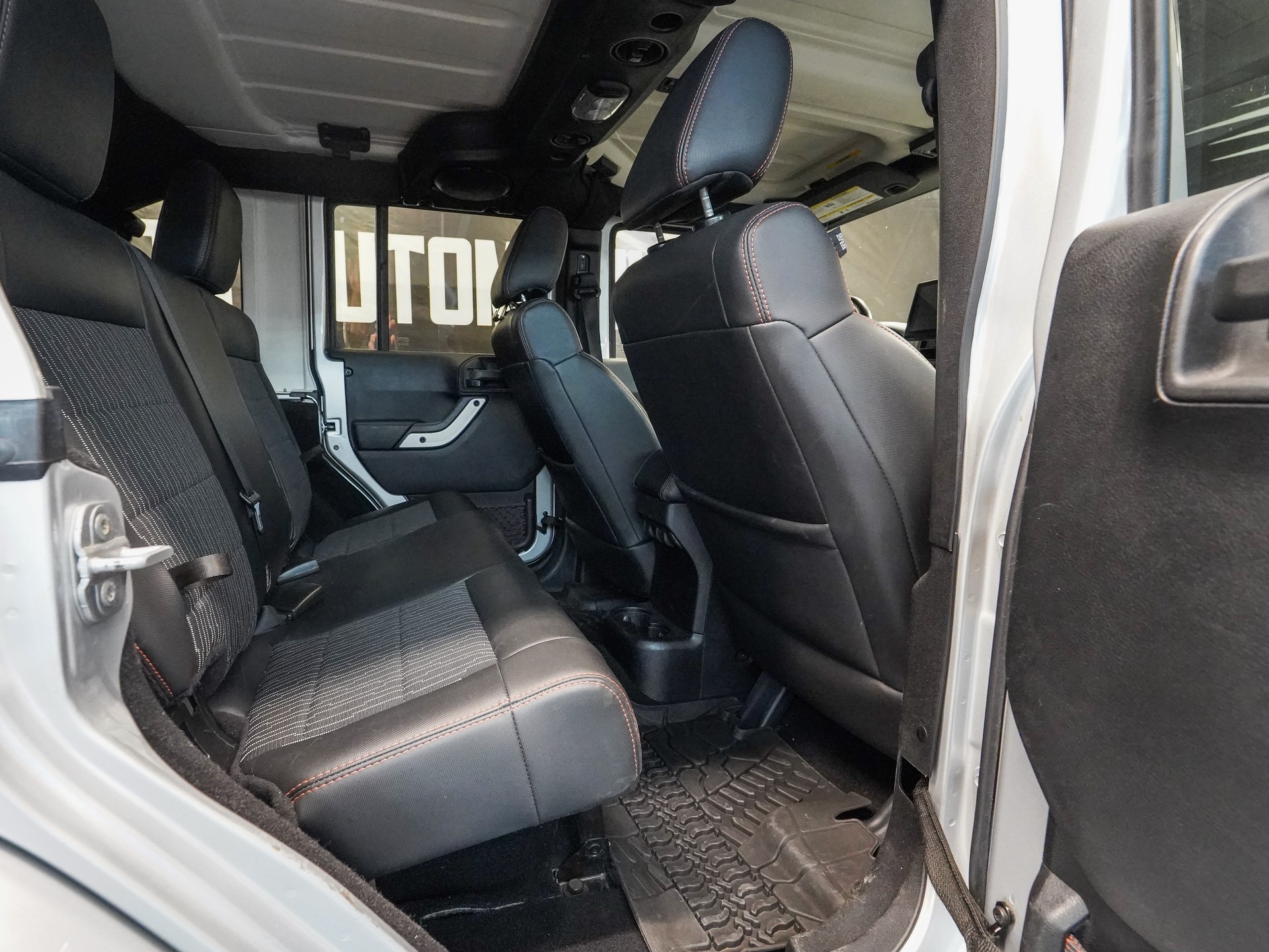 JEEP Wrangler 3.6 Unlimited Arctic Automatic-image-11