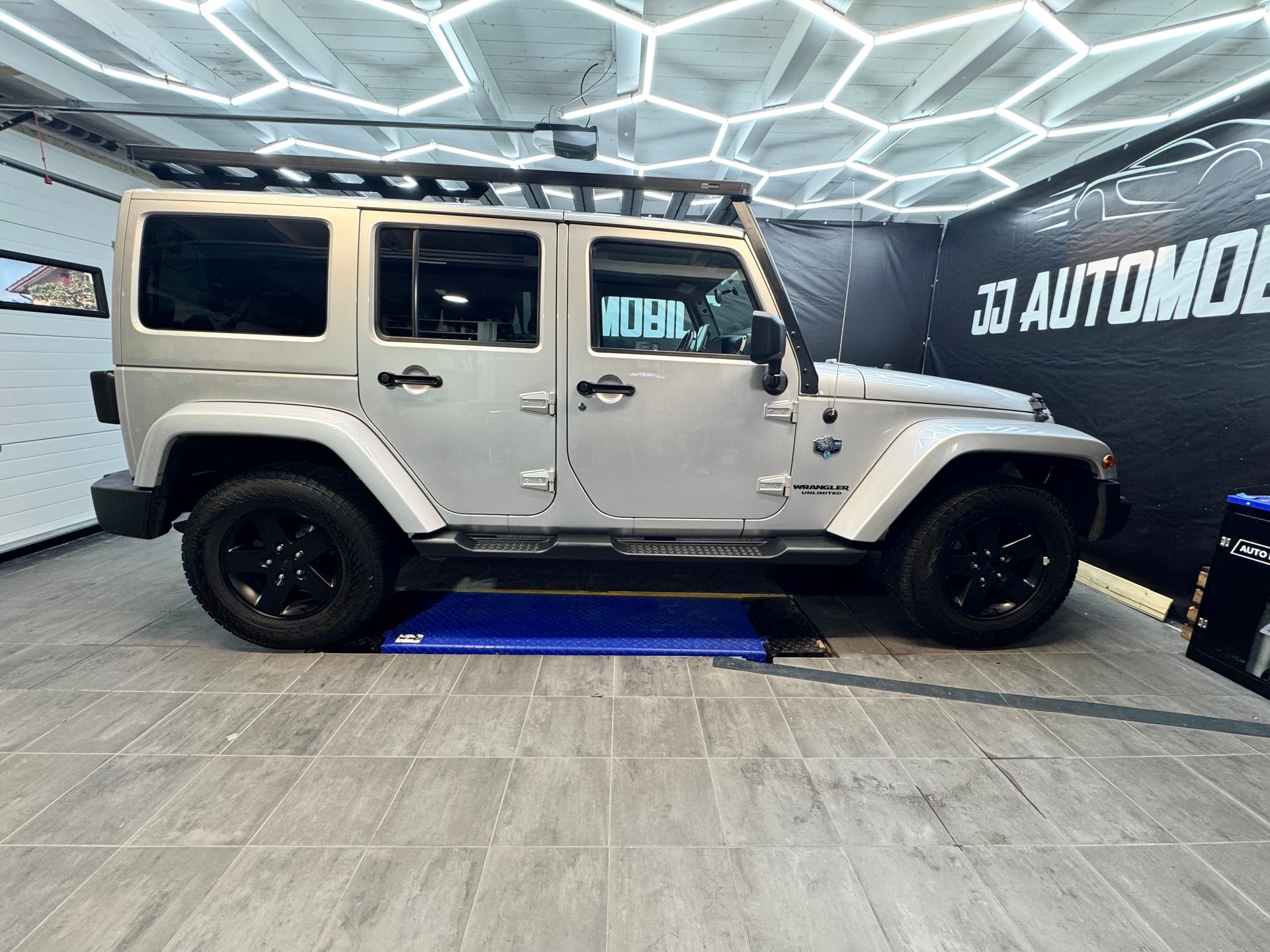 JEEP Wrangler 3.6 Unlimited Arctic Automatic-image-5
