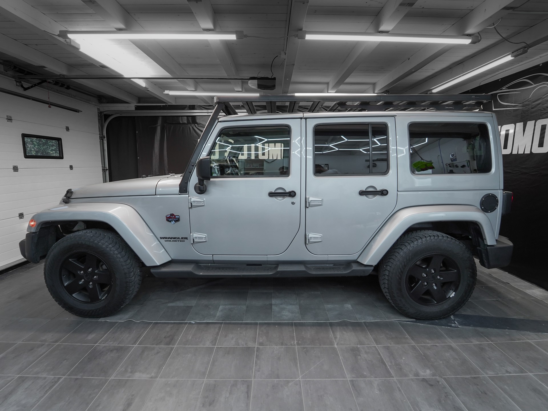 JEEP Wrangler 3.6 Unlimited Arctic Automatic-image-3