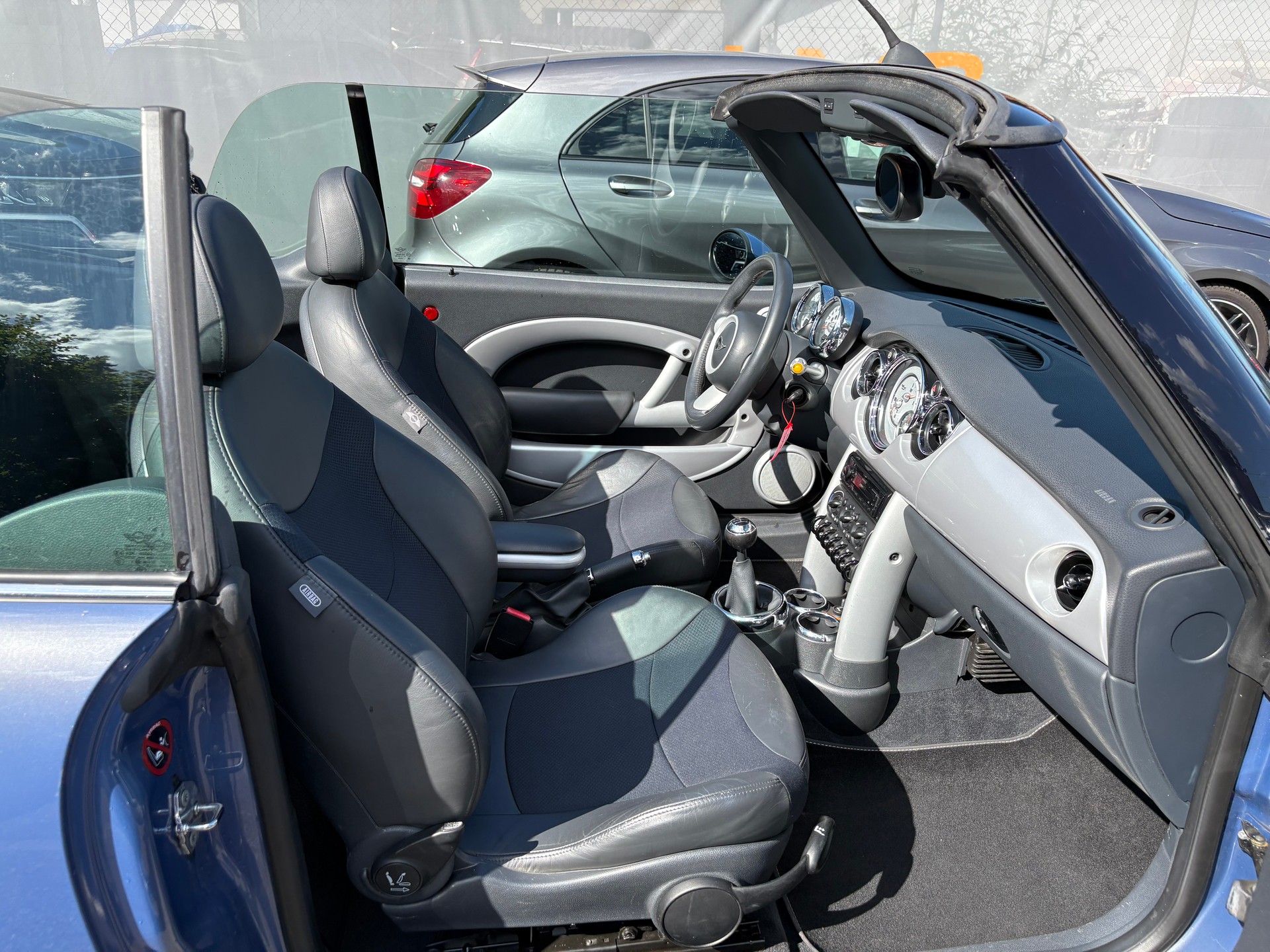 MINI Cooper Cabriolet-image-12