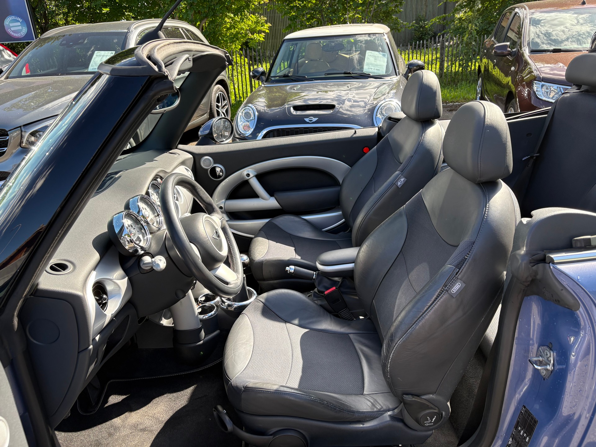 MINI Cooper Cabriolet-image-9