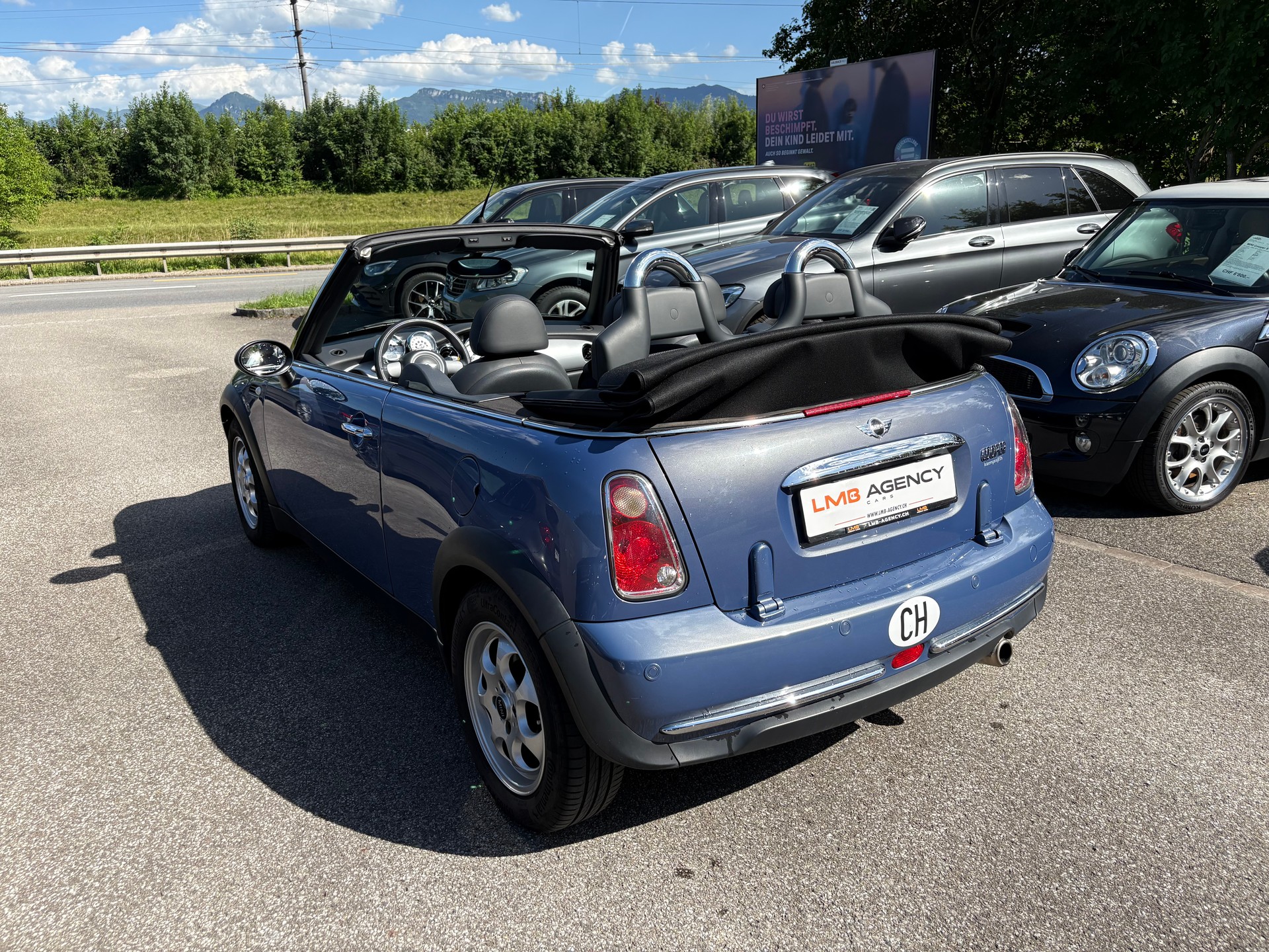 MINI Cooper Cabriolet-image-5