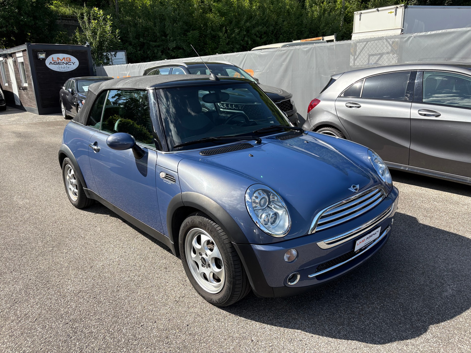MINI Cooper Cabriolet-image-1