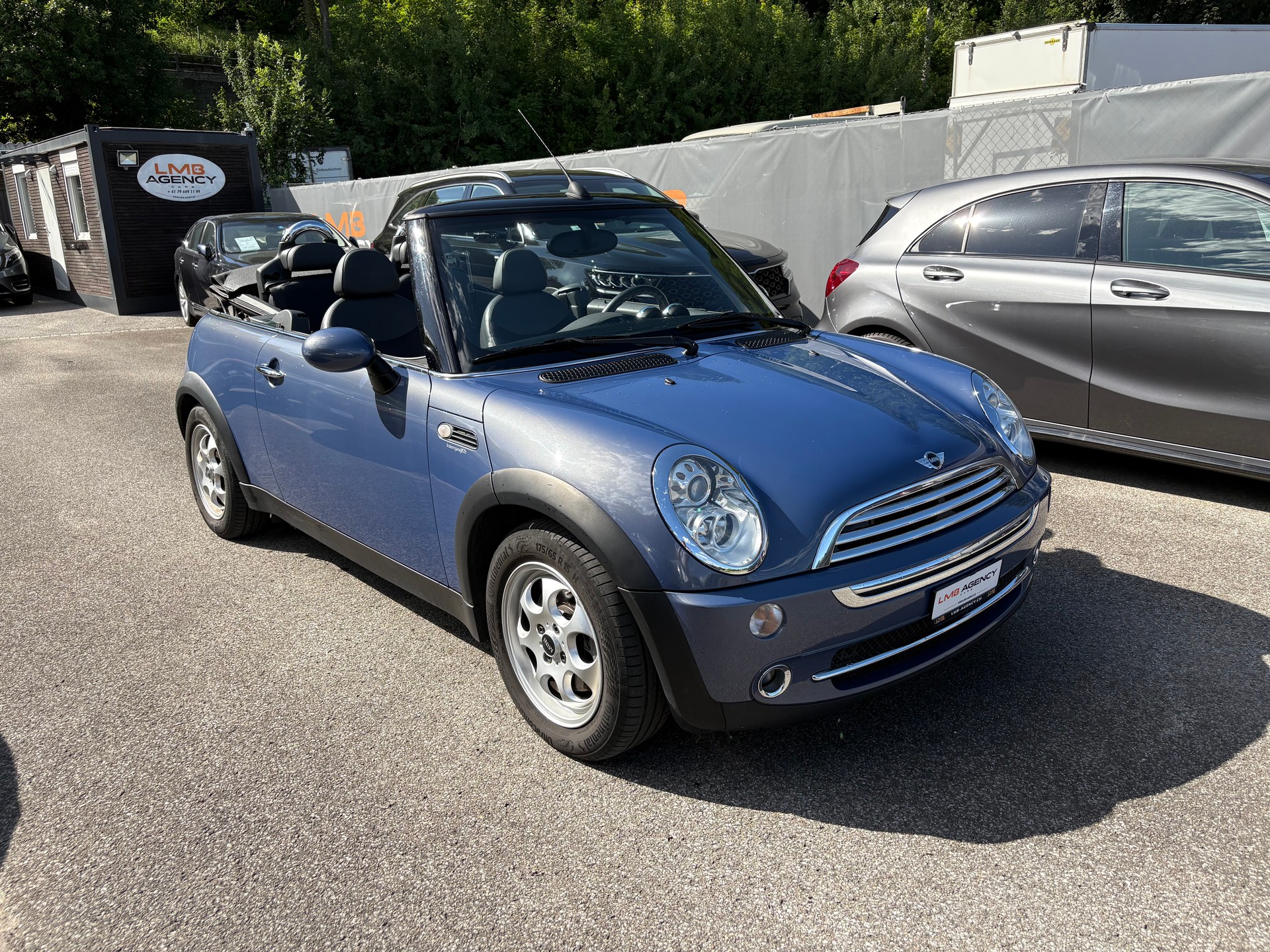 MINI Cooper Cabriolet-image-2
