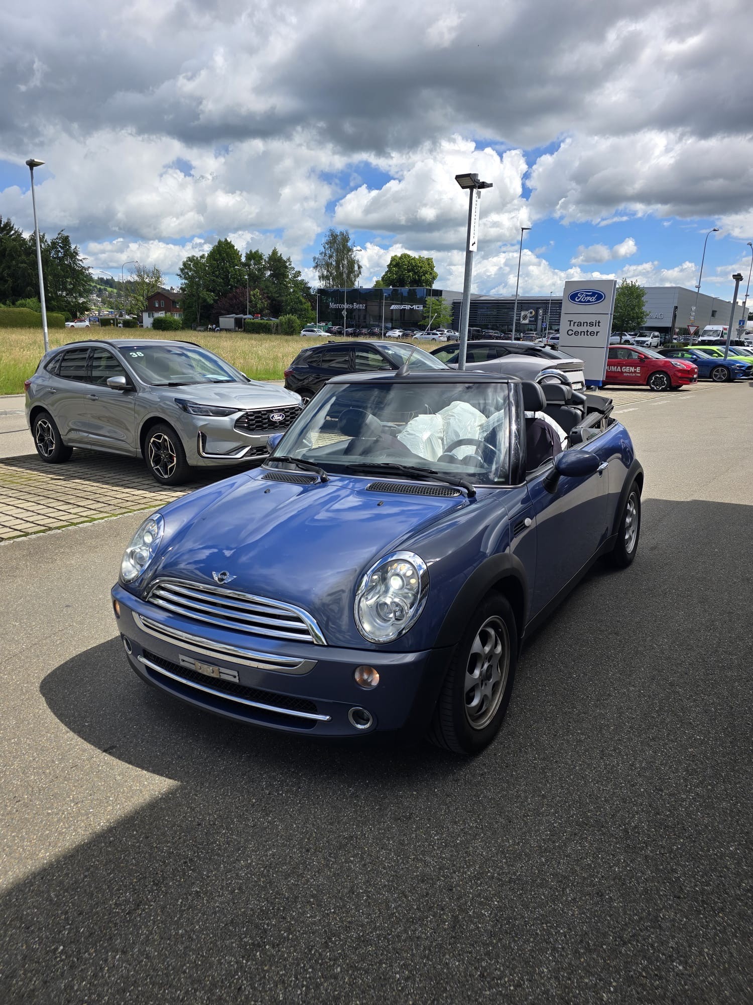 MINI Cooper Cabriolet-image-0