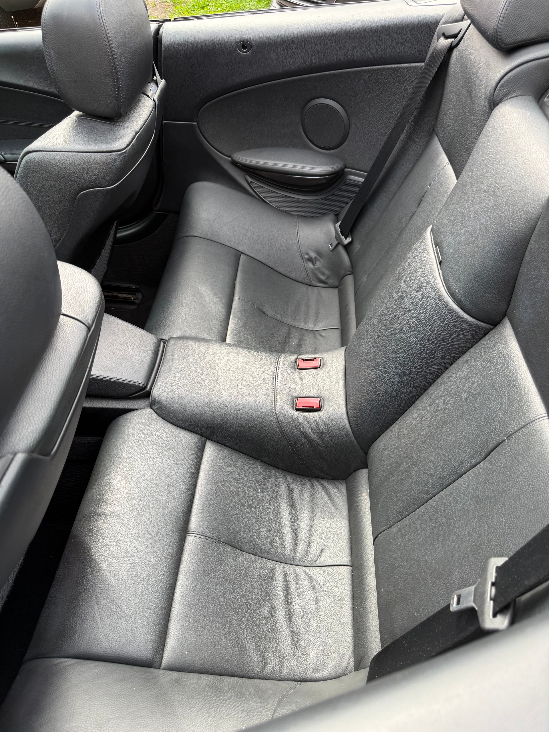 BMW 650i Cabrio-image-6