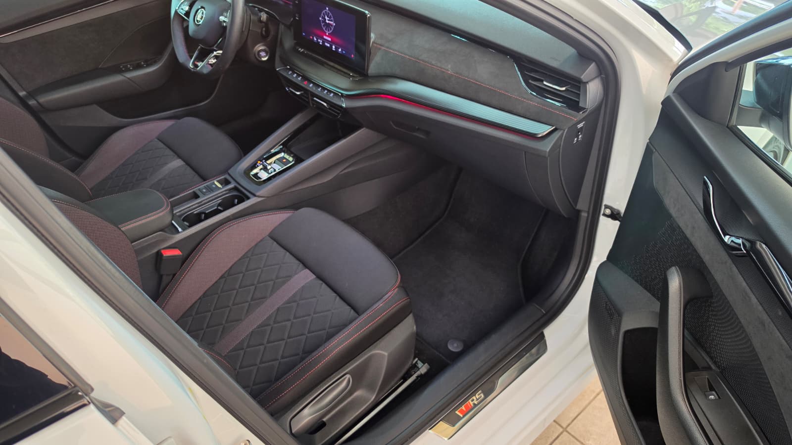 SKODA Octavia Combi 2.0 TSI DSG RS, Top Zustand, Schweizer Fahrzeug, Frisch ab MFK und Frisch ab Service, 8-FACH BEREIFT-image-11