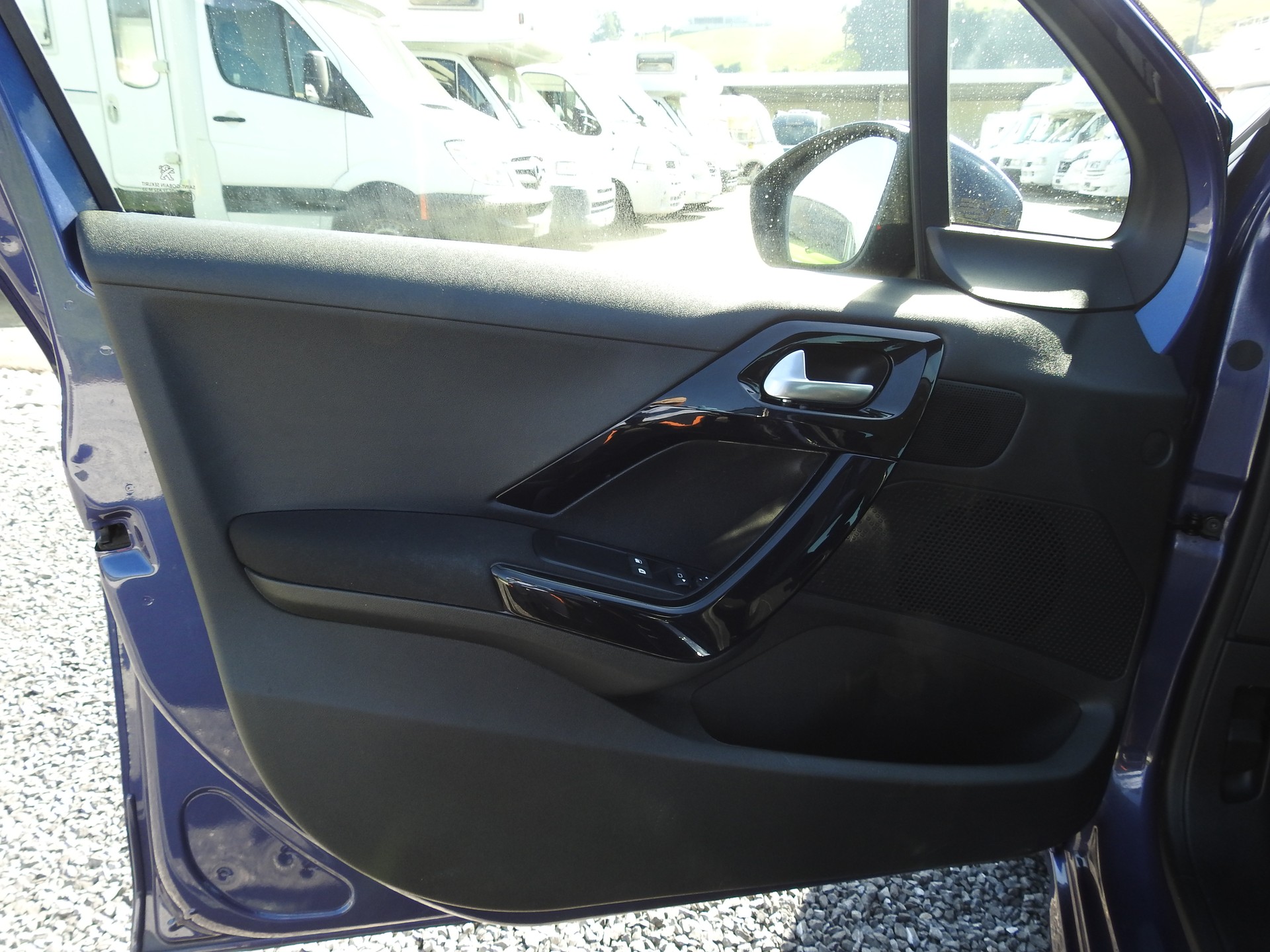 PEUGEOT 208 1.2 VTI Active-image-10