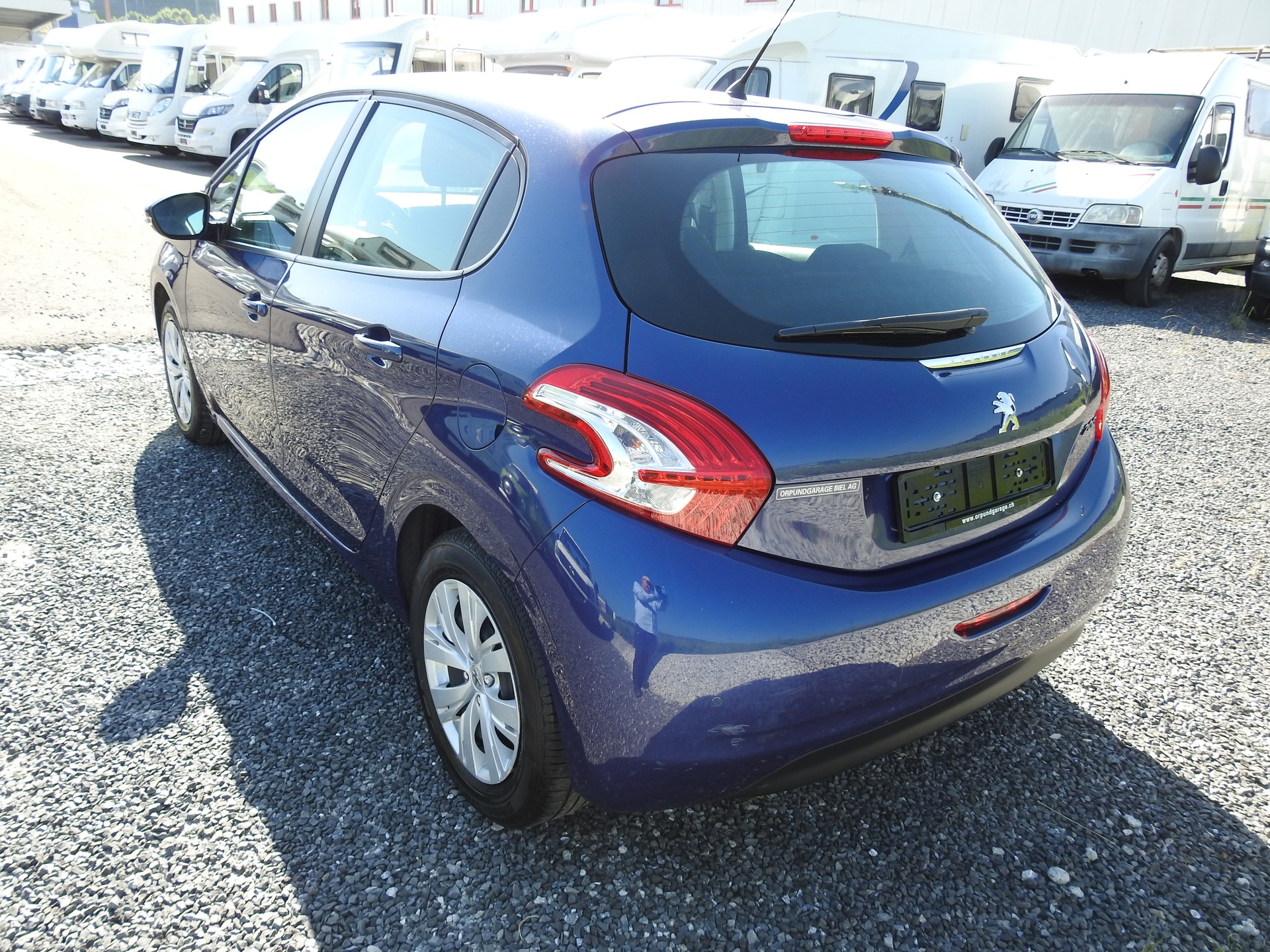 PEUGEOT 208 1.2 VTI Active-image-3