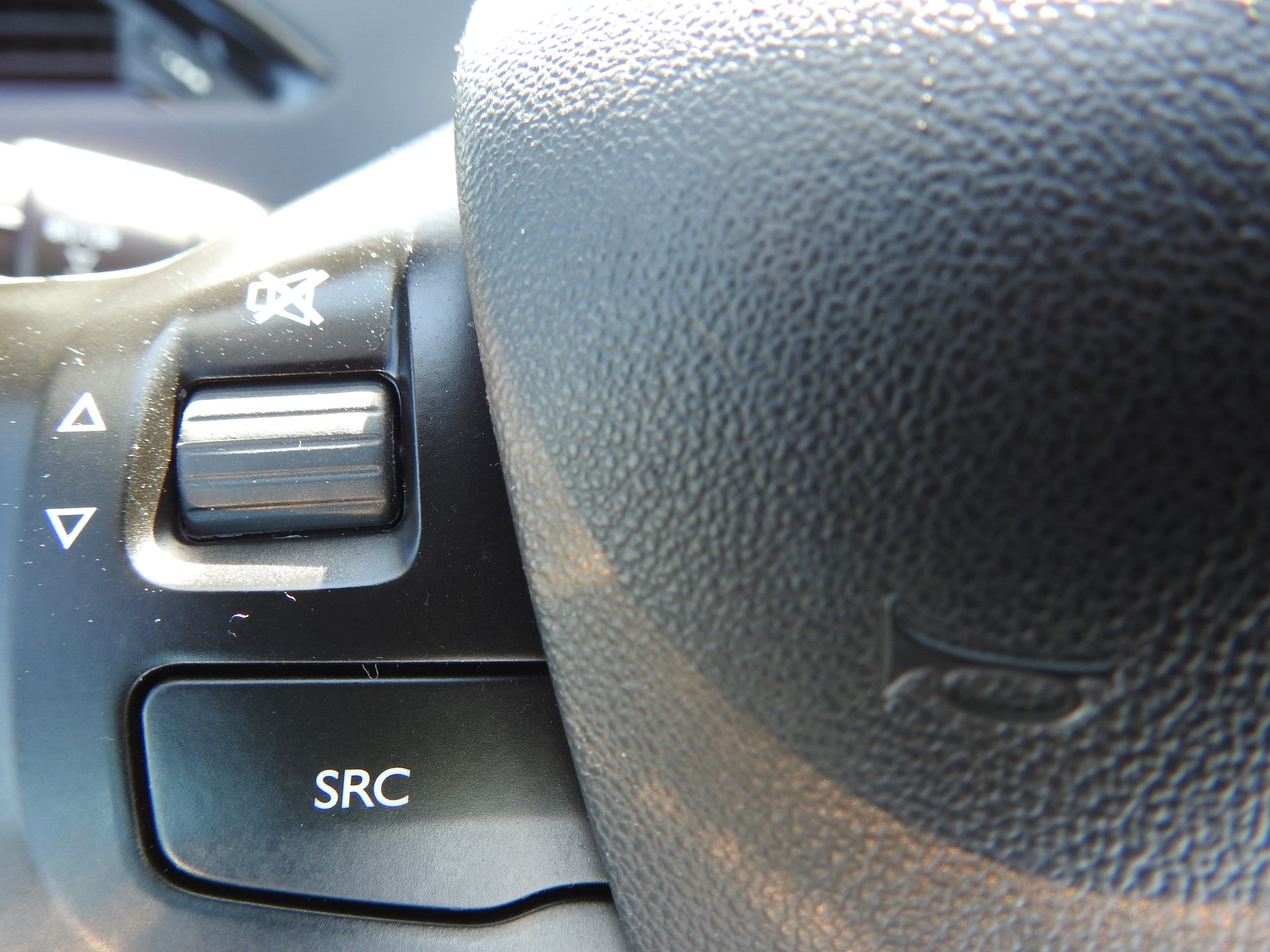 PEUGEOT 208 1.2 VTI Active-image-26