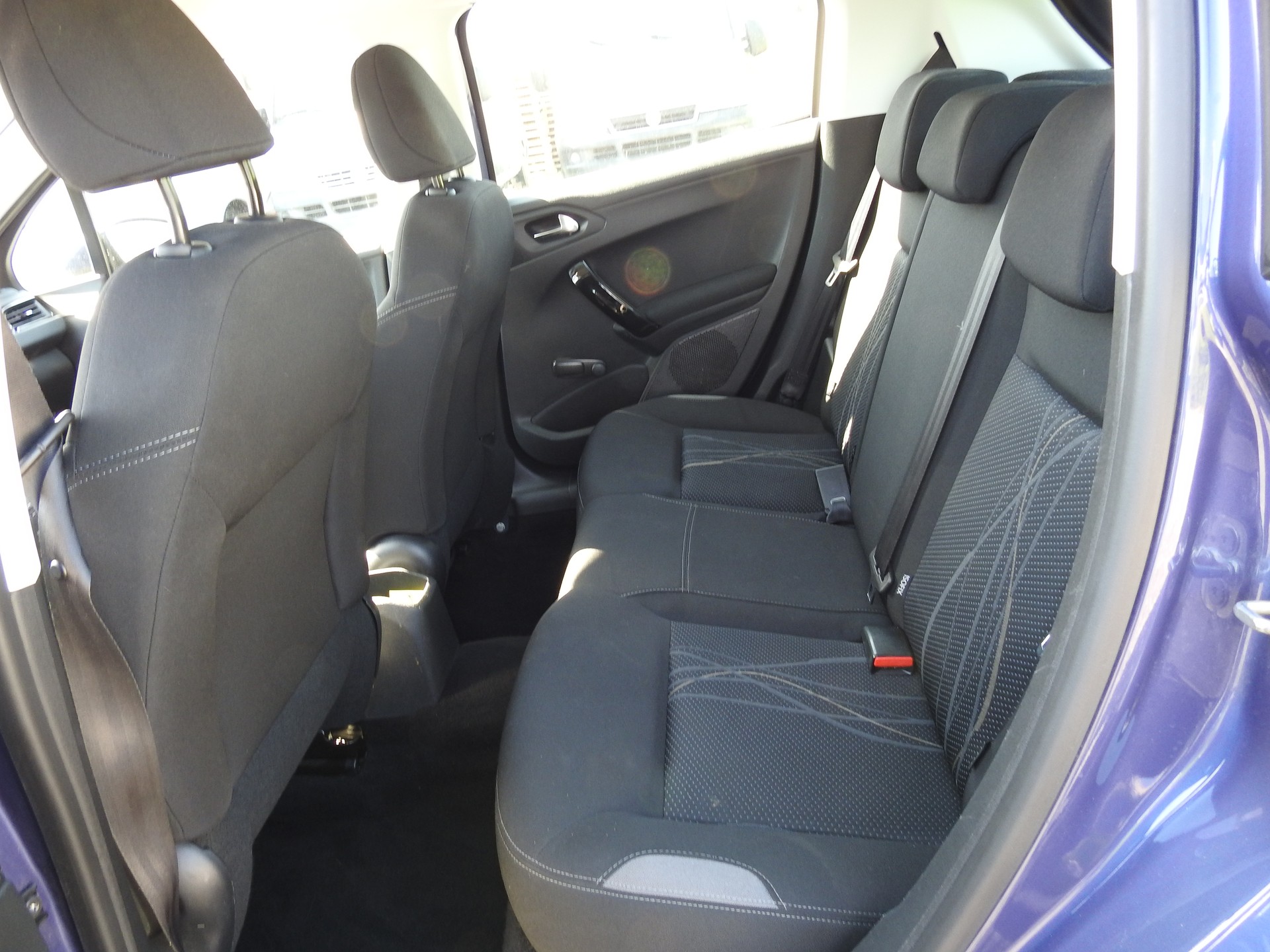 PEUGEOT 208 1.2 VTI Active-image-13
